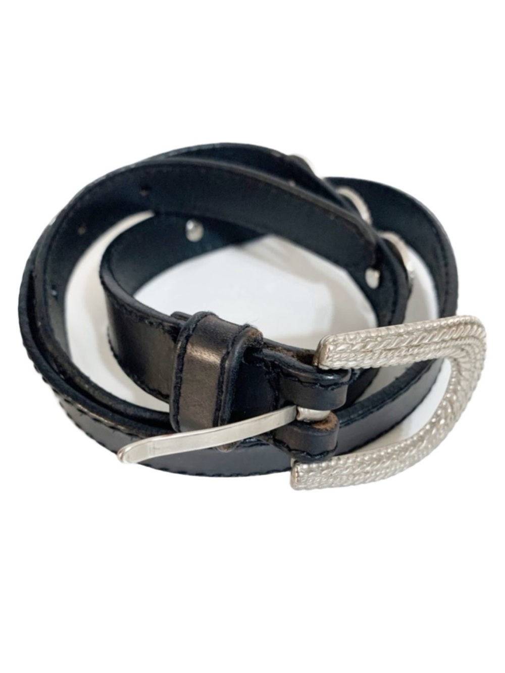Liz Claiborne Y2K 90s Smooth Leather Belt with Silver Toned Medallion Motif ⚫️⚪️